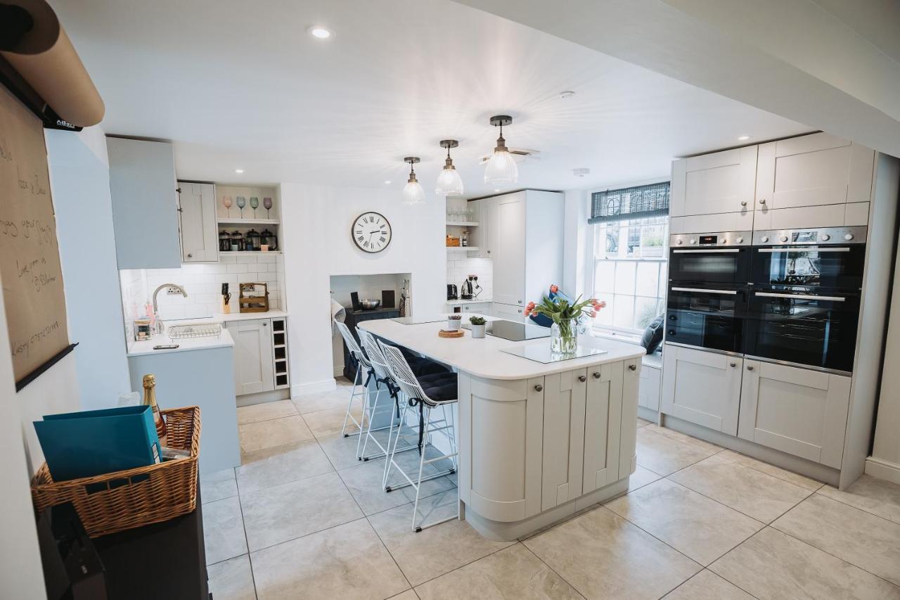 Stunning 5 Bedroom Period Property By The Sea Herne Bay Exterior photo